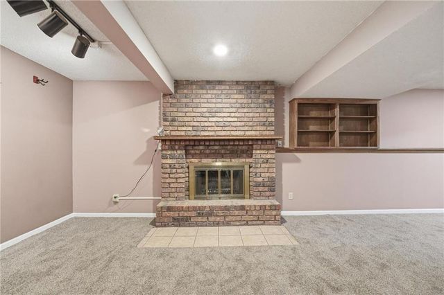 5305 NW 58TH Terrace, Kansas City, MO 64151
