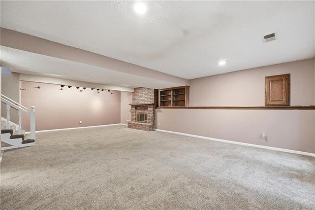 5305 NW 58TH Terrace, Kansas City, MO 64151