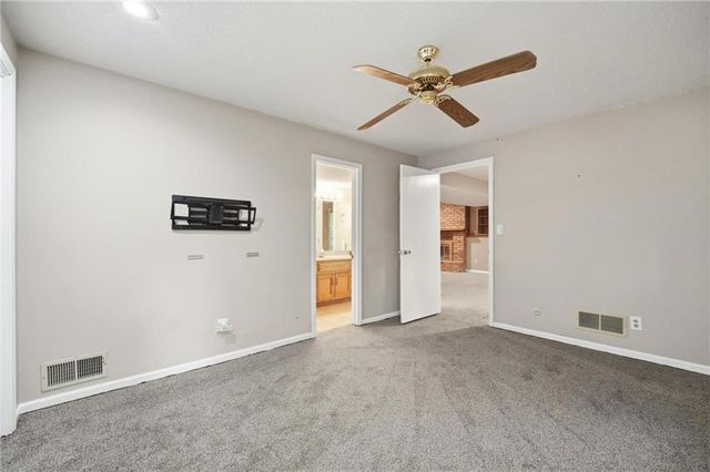 5305 NW 58TH Terrace, Kansas City, MO 64151
