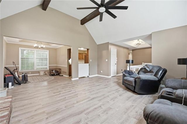 5305 NW 58TH Terrace, Kansas City, MO 64151