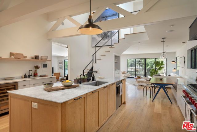 226 S Rimpau Boulevard, Los Angeles, CA 90004