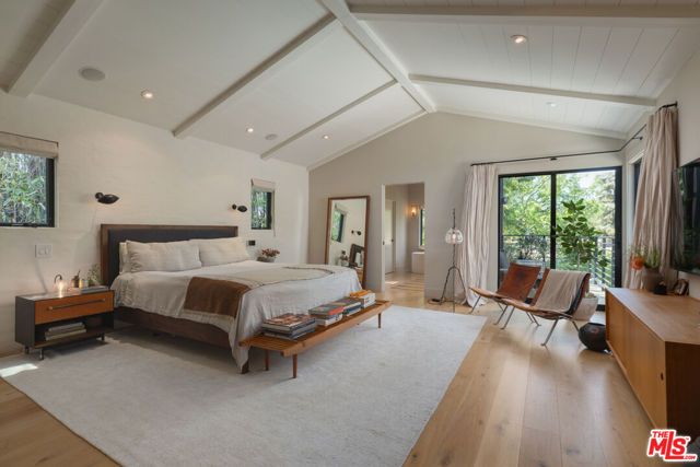 226 S Rimpau Boulevard, Los Angeles, CA 90004