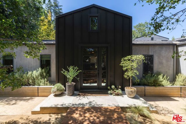 226 S Rimpau Boulevard, Los Angeles, CA 90004