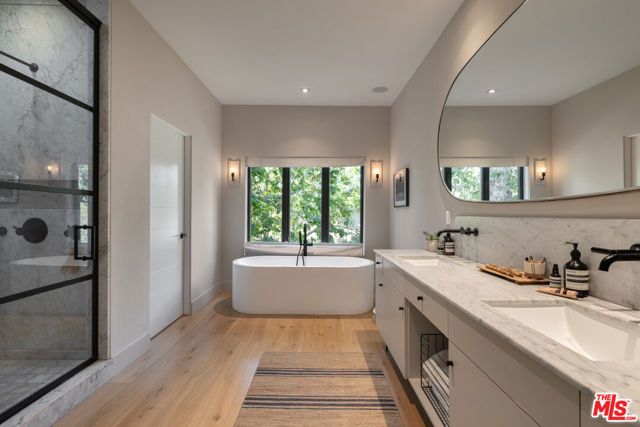 226 S Rimpau Boulevard, Los Angeles, CA 90004