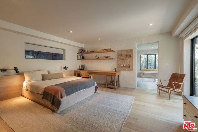 226 S Rimpau Boulevard, Los Angeles, CA 90004