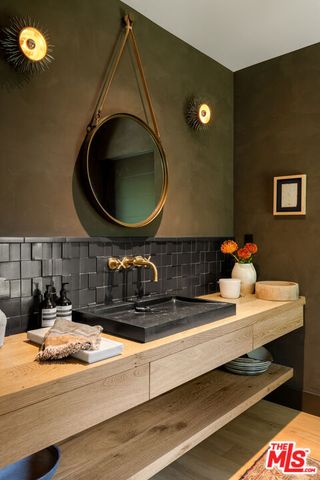 226 S Rimpau Boulevard, Los Angeles, CA 90004