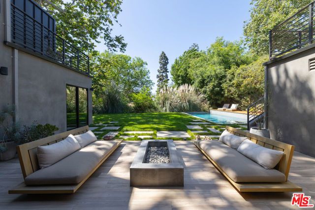 226 S Rimpau Boulevard, Los Angeles, CA 90004