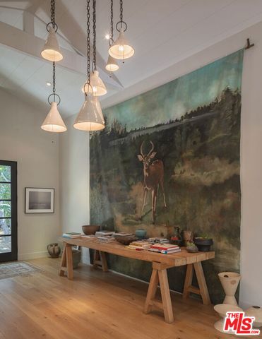 226 S Rimpau Boulevard, Los Angeles, CA 90004