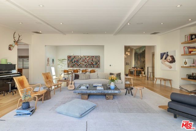 226 S Rimpau Boulevard, Los Angeles, CA 90004