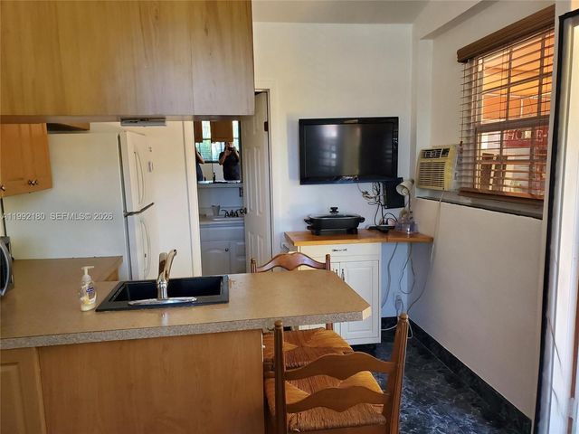 1916 Coolidge St 1, Hollywood, FL 33020