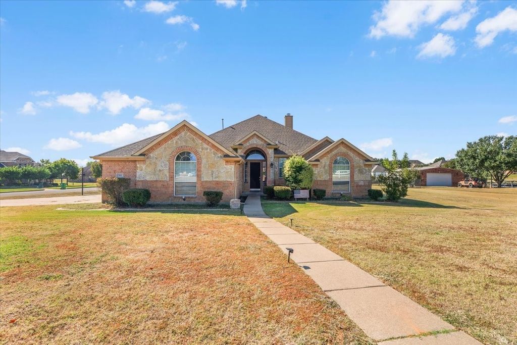 5012 Pheasant Run Drive, Joshua, TX 76058
