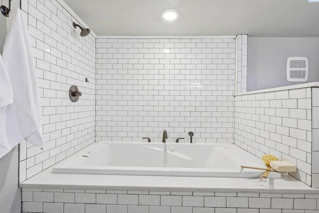 1432 Goethals Dr, Richland, WA 99354