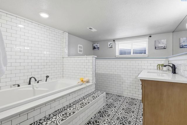 1432 Goethals Dr, Richland, WA 99354