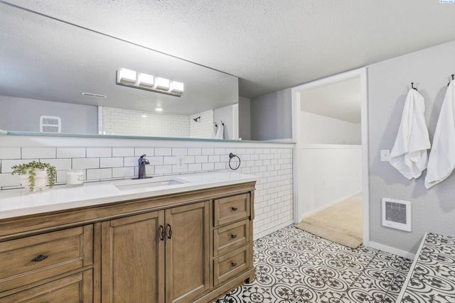 1432 Goethals Dr, Richland, WA 99354