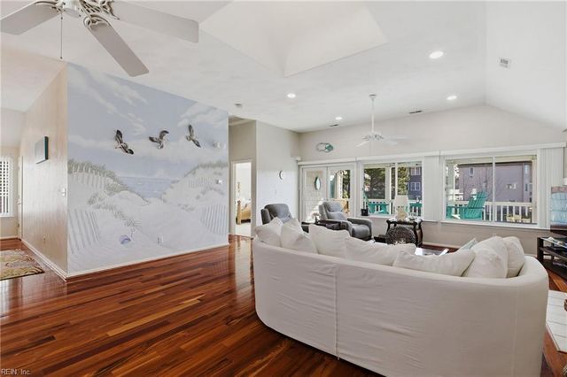 9524 8th Bay ST, Norfolk, VA 23518