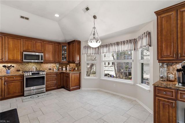 9524 8th Bay ST, Norfolk, VA 23518