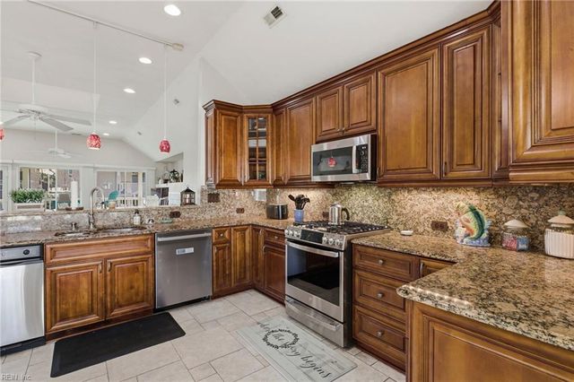 9524 8th Bay ST, Norfolk, VA 23518