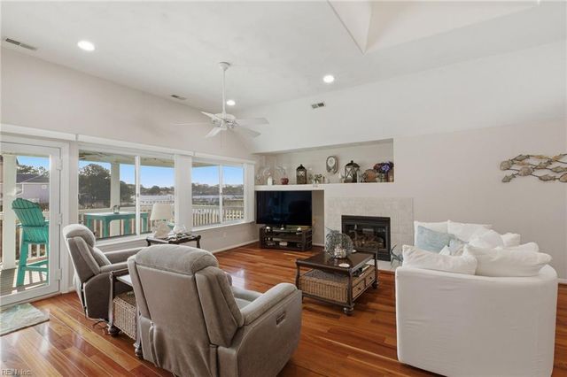 9524 8th Bay ST, Norfolk, VA 23518