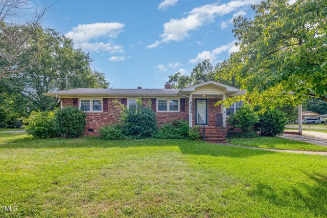 2141 Biltmore Drive, Fayetteville, NC 28304