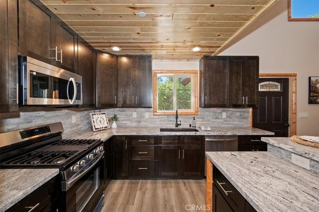 478 Cedar, Sugarloaf, CA 92386