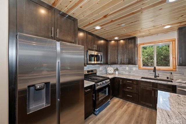 478 Cedar, Sugarloaf, CA 92386