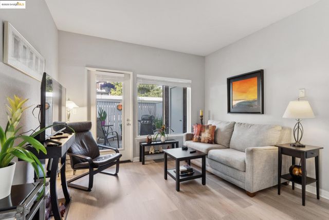 127 Bayside Ct, Richmond, CA 94804