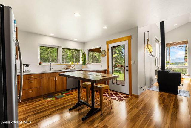 320 Coyote Creek Lane, Sandpoint, ID 83864