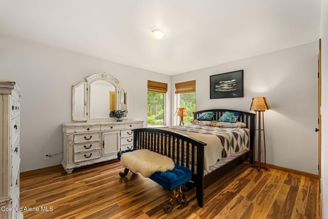320 Coyote Creek Lane, Sandpoint, ID 83864