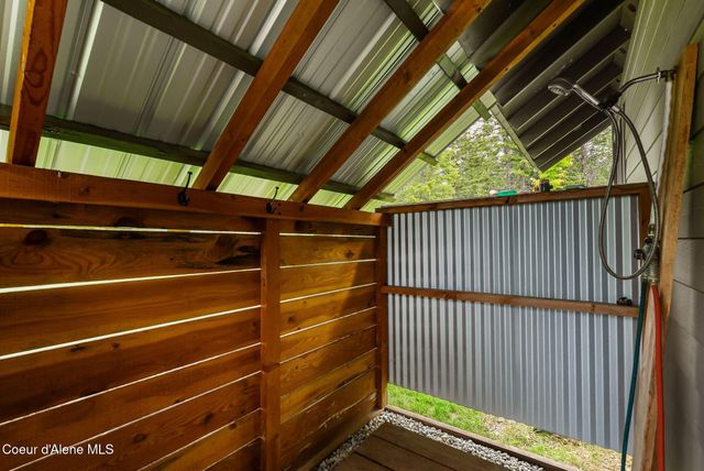 320 Coyote Creek Lane, Sandpoint, ID 83864