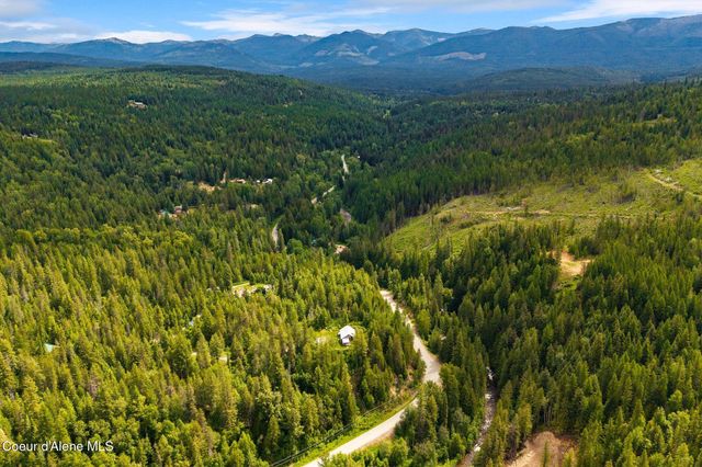 320 Coyote Creek Lane, Sandpoint, ID 83864