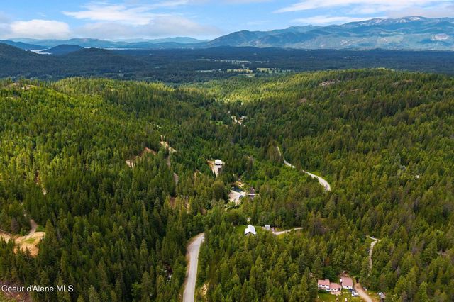 320 Coyote Creek Lane, Sandpoint, ID 83864