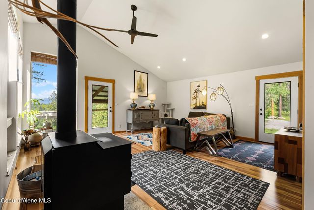320 Coyote Creek Lane, Sandpoint, ID 83864
