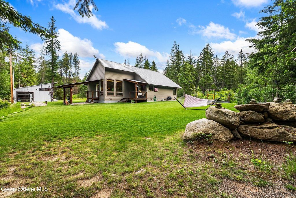 320 Coyote Creek Lane, Sandpoint, ID 83864