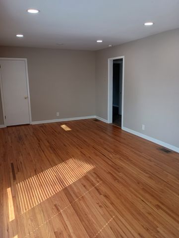 204 Hazelwood Drive, Hendersonville, TN 37075