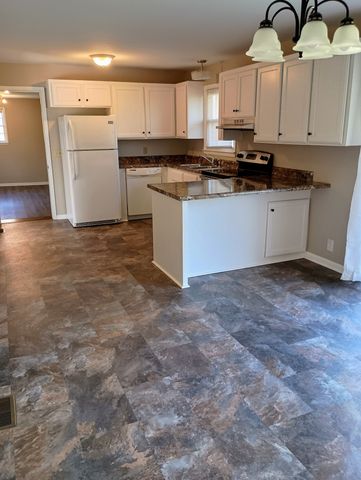 204 Hazelwood Drive, Hendersonville, TN 37075