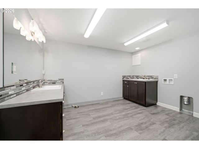 9902 Ne 33RD Ct, Vancouver, WA 98686