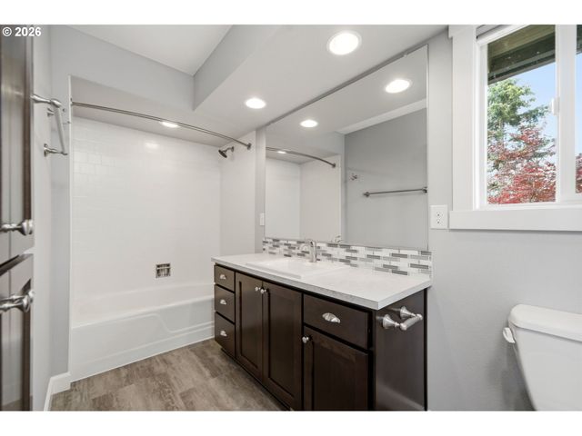 9902 Ne 33RD Ct, Vancouver, WA 98686