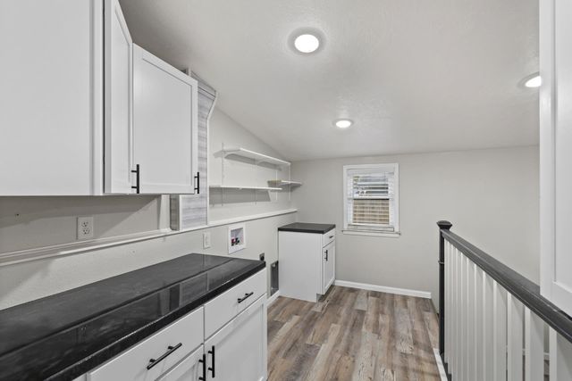 908 7TH AVE NW, Minot, ND 58703