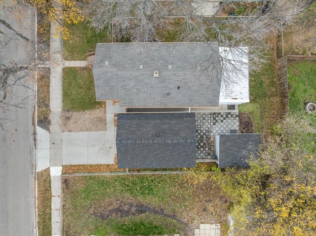 908 7TH AVE NW, Minot, ND 58703