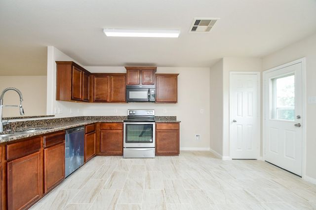 17119 Hawks Landing Drive, Hockley, TX 77447