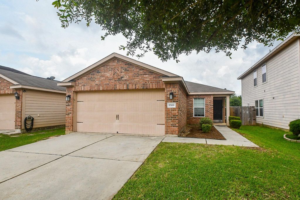 17119 Hawks Landing Drive, Hockley, TX 77447