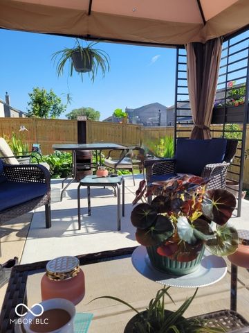 3187 Limber Pine Drive, Whiteland, IN 46184