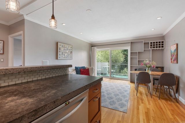231 Coolidge Ave 409, Watertown, MA 02472