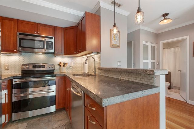 231 Coolidge Ave 409, Watertown, MA 02472