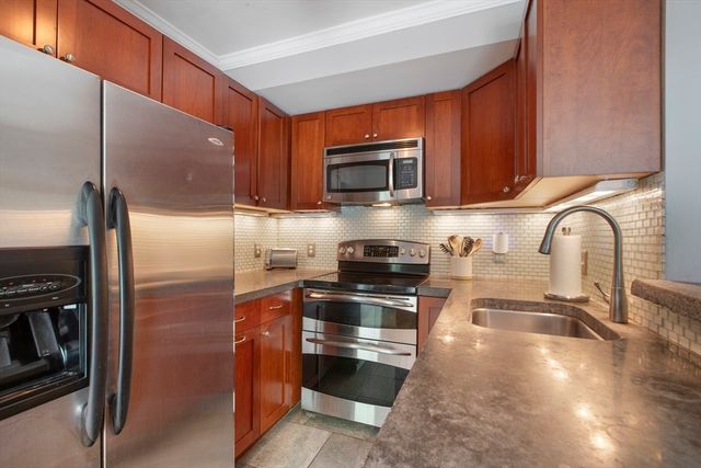 231 Coolidge Ave 409, Watertown, MA 02472
