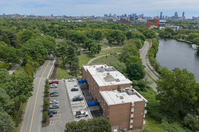 231 Coolidge Ave 409, Watertown, MA 02472