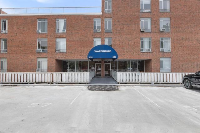 231 Coolidge Ave 409, Watertown, MA 02472