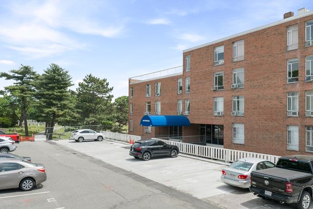 231 Coolidge Ave 409, Watertown, MA 02472