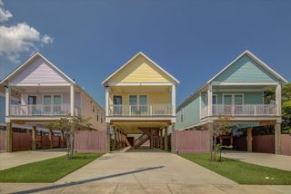 2305 67th Street, Galveston, TX 77551