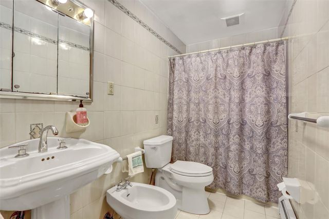 13042 NW 59th Avenue, Flushing, NY 11355